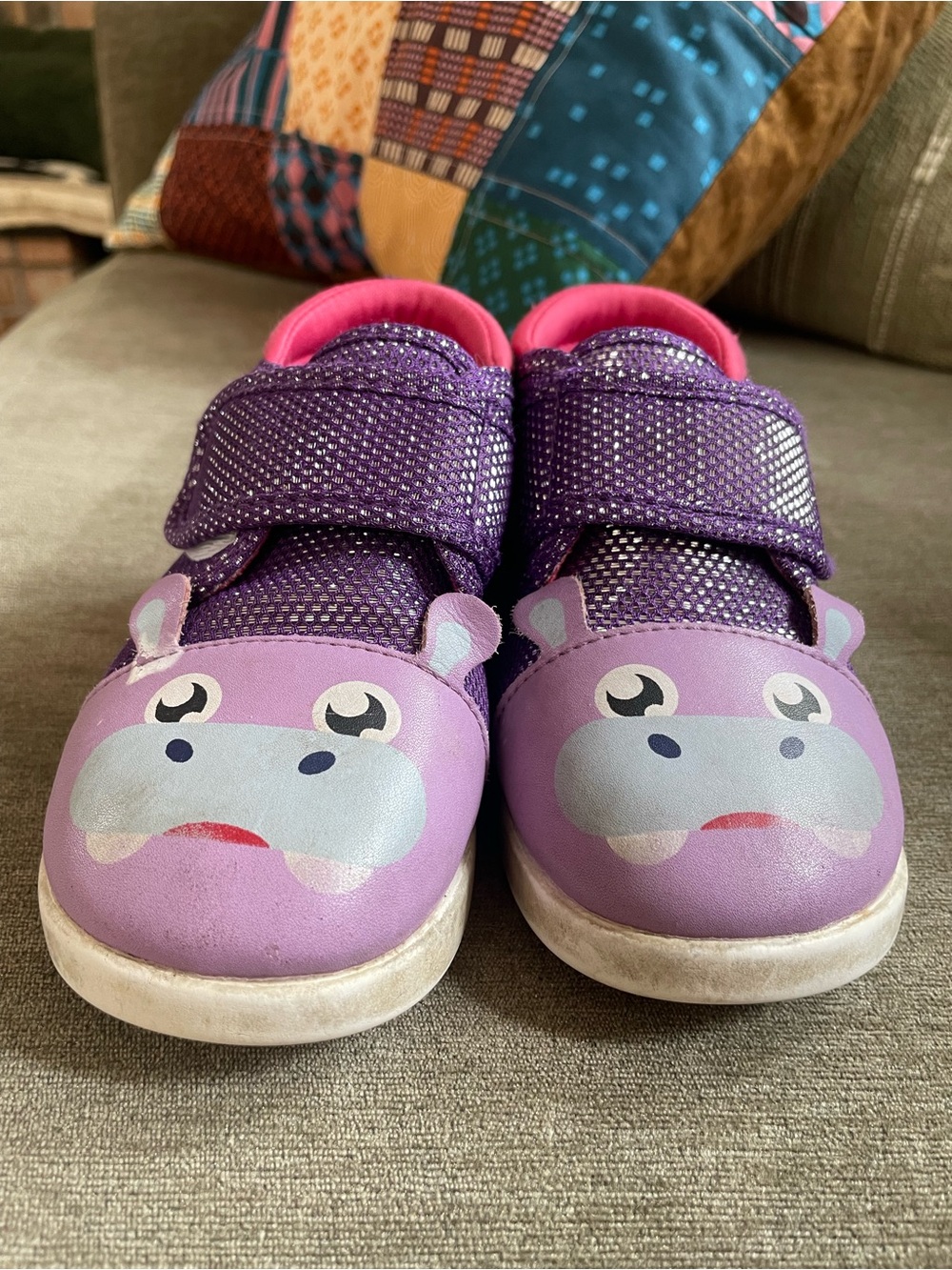 Ikiki purple hippo squeaky shoes sz 8